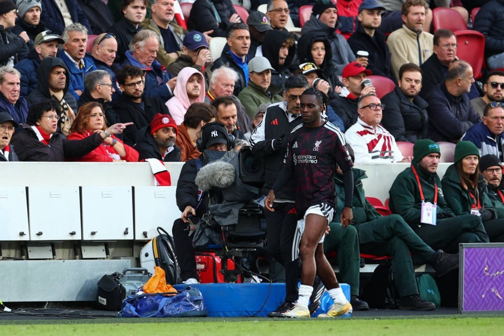 Liverpool sofre baixa de Frimpong para as próximas quatro semanas