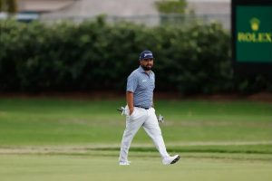 J.J. Spaun returns to old putter and shoots 64 to share BMW Championship lead