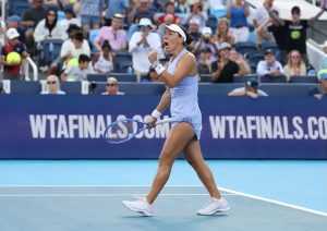 Jessica Pegula stuns Iga Swiatek to reach Cincinnati Open final after three-hour battle
