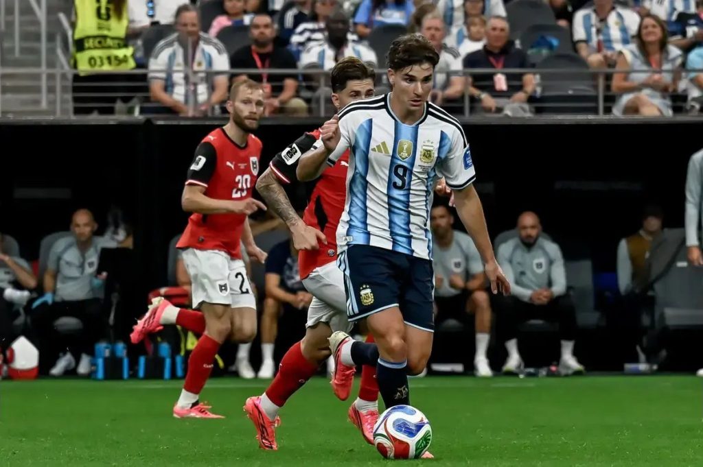 Julian Alvarez demands Atletico Madrid exit amid explosive Barcelona and Real Madrid transfer battle