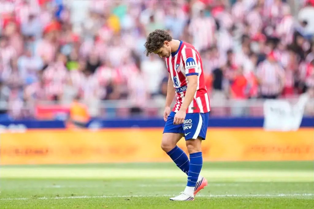 Julian Alvarez refuses Arsenal transfer as Barcelona remains top target
