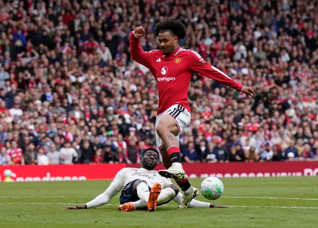 Juventus faces hurdles in securing Manchester United’s Joshua Zirkzee with €35m option