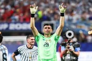 Juventus set for decisive talks with Emiliano Martinez agent after Argentina’s World Cup win