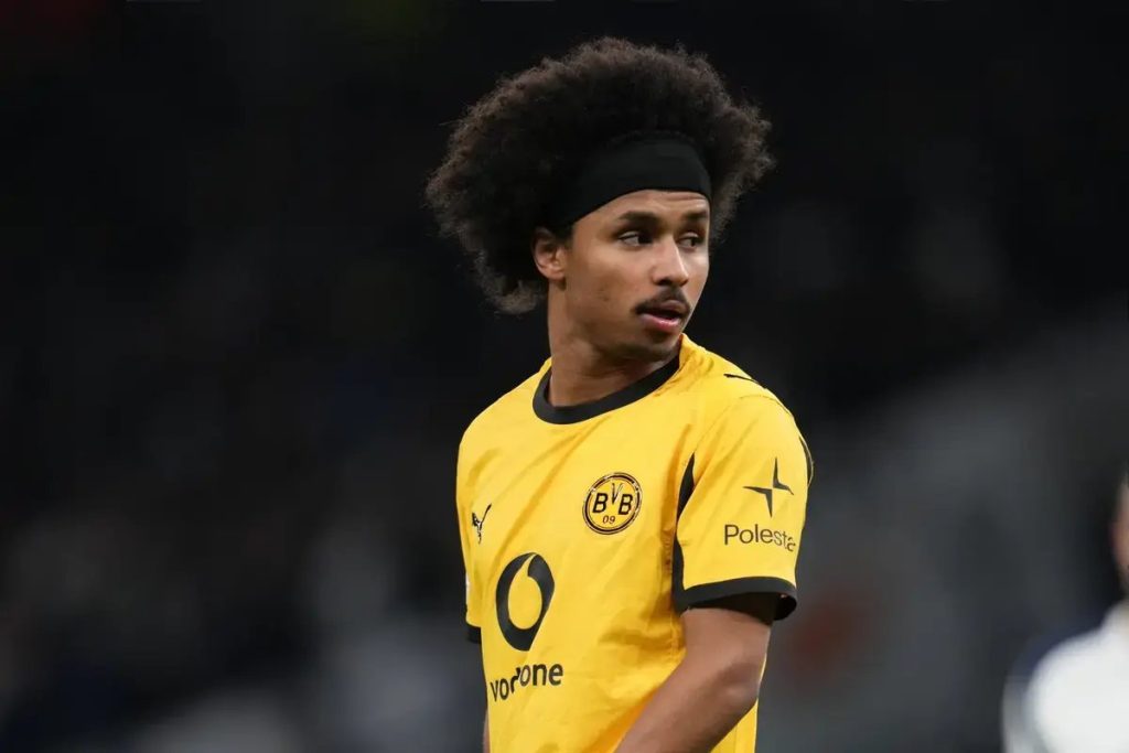 Karim Adeyemi commits to Barcelona and targets Champions League success under Flick