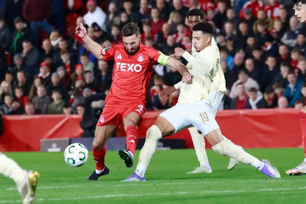 Kaua Elias scores hat-trick as Arsenal and Man United scouts watch £30m target