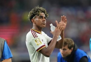 Lamine Yamal and Pedro Porro train separately ahead of Spain’s World Cup final