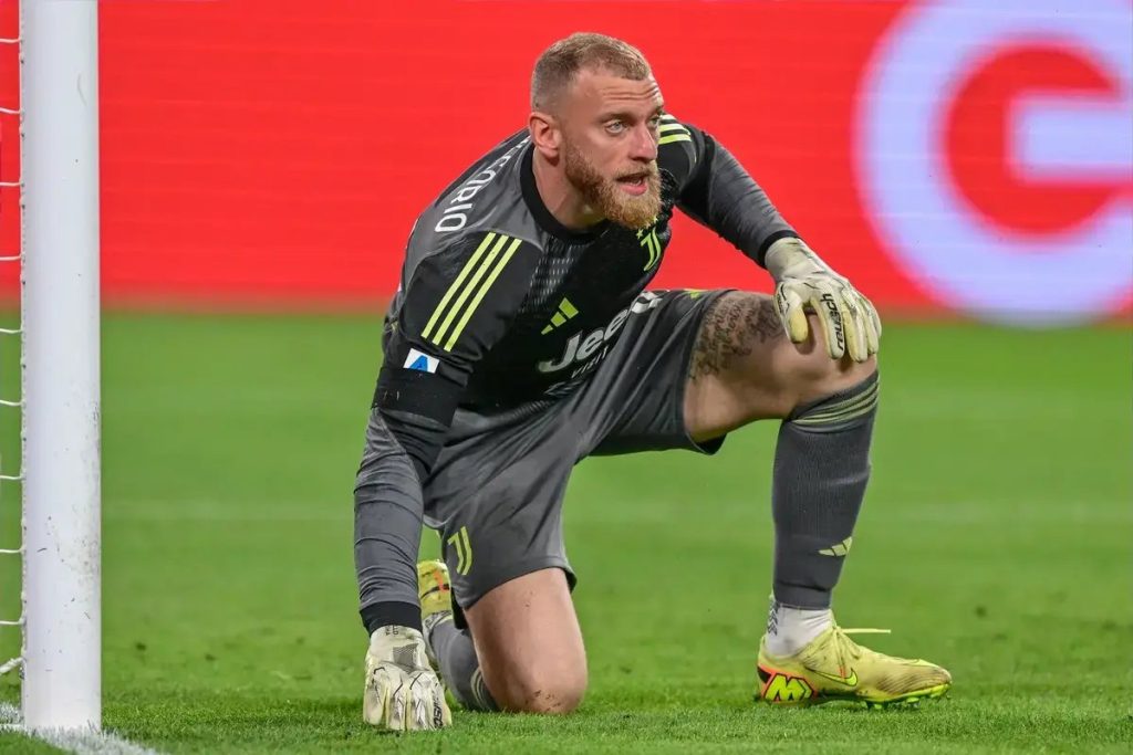 Leeds United ends pursuit of Juventus goalkeeper Michele Di Gregorio after sealing James Trafford deal