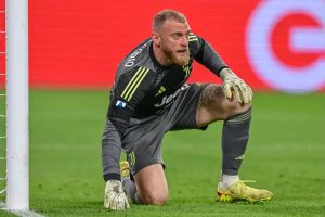 Leeds United ends pursuit of Juventus goalkeeper Michele Di Gregorio after sealing James Trafford deal