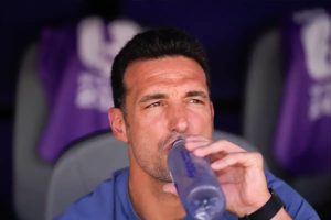 Lionel Scaloni calls Messi the best to ever stand on a pitch in emotional Argentina World Cup recap