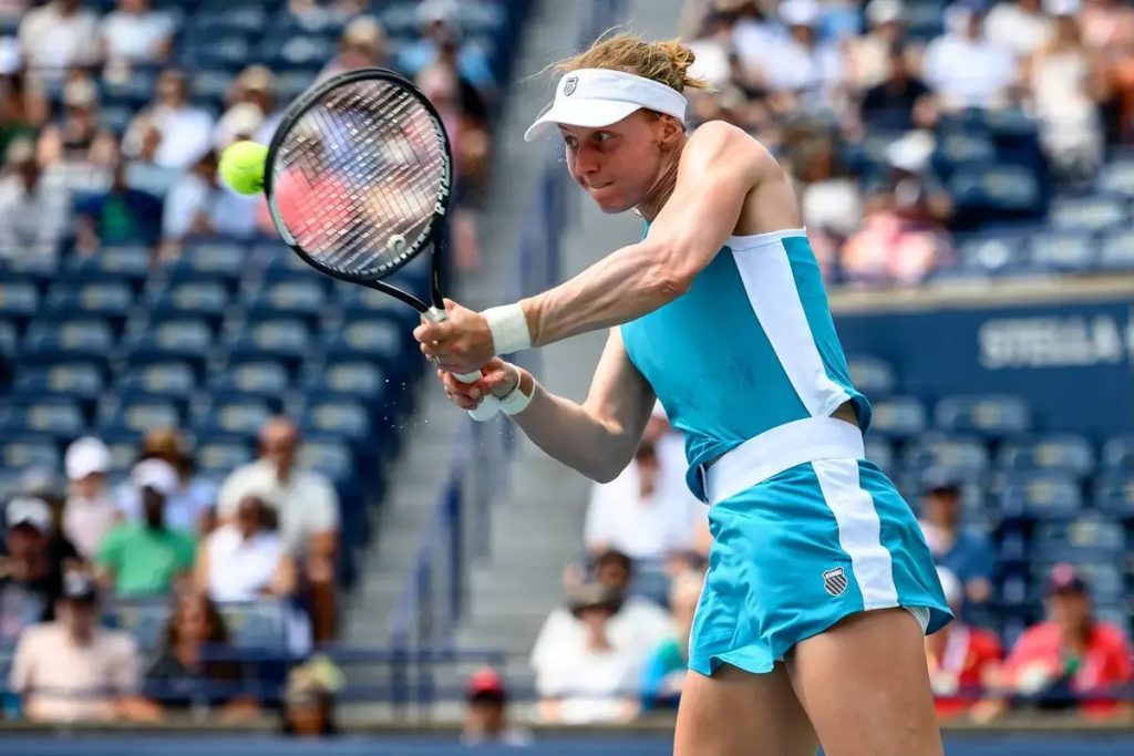 liudmila samsonova fights back to push elena rybakina into canadian open decider