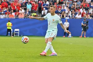 Lucas Digne set to sign for PSG as he follows Youri Tielemans out of Aston Villa