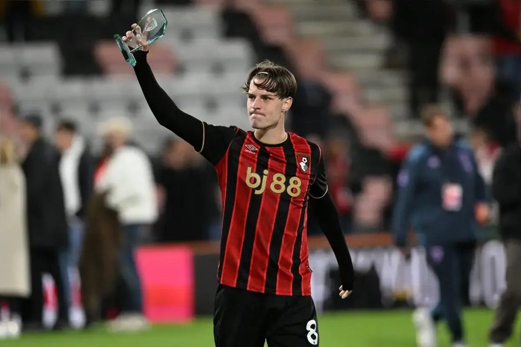Man United and Arsenal battle to sign £60m England midfield ace Alex Scott
