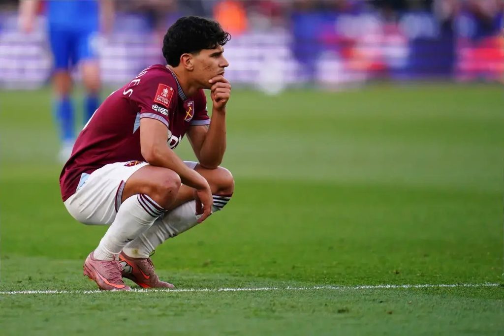 Man Utd close in on £65m West Ham midfielder as Arsenal launch stealth hijack