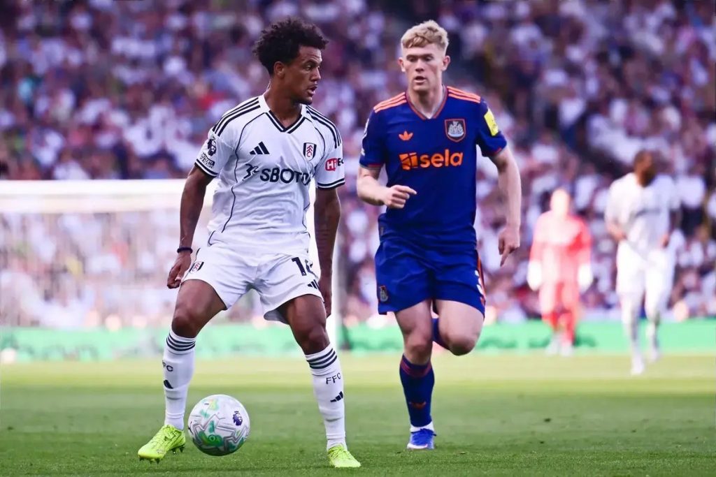 Man Utd ready to raid Newcastle for Lewis Hall after Eddie Howe exit