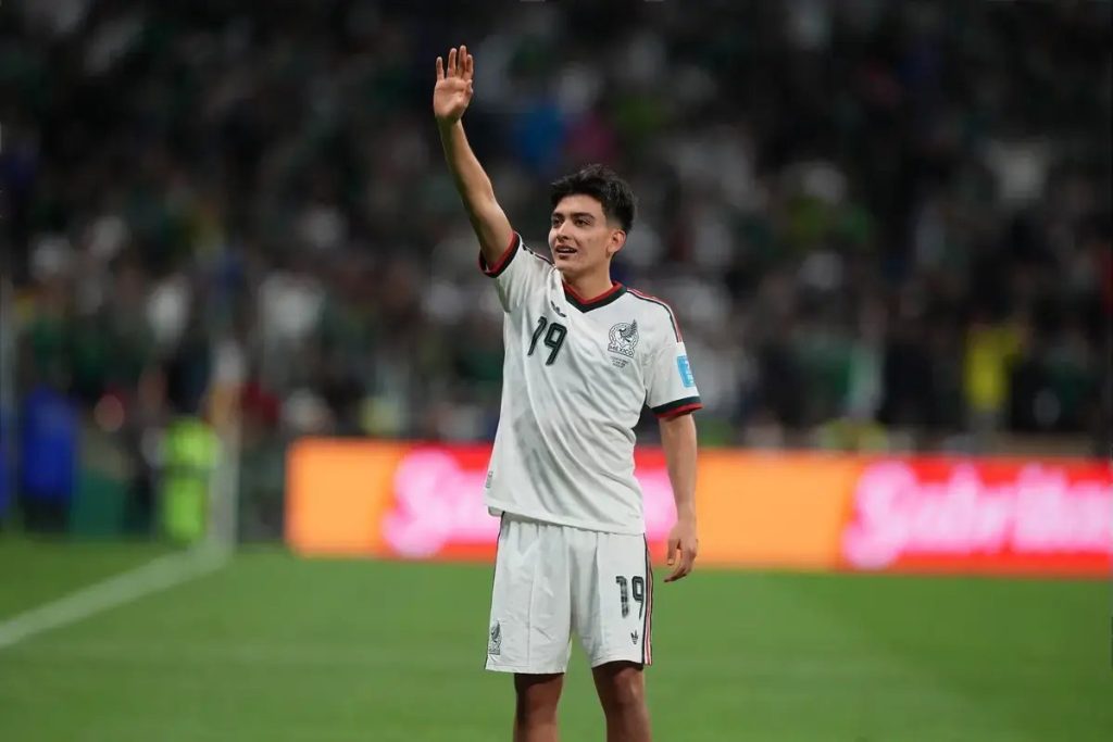 Manchester United and Arsenal battle to sign Mexico’s youngest World Cup sensation Gilberto Mora