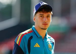 Manchester United in talks to sign Racing Santander left-back Jorge Salinas for £13.7m