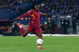 Manchester United leads Liverpool, Arsenal, and Chelsea in race for Roma’s Manu Koné at €60m