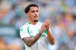 Manchester United miss out on €18m after Real Betis reject €50m Antony bid