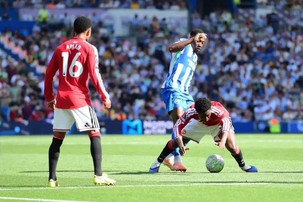 Manchester United rule out hijacking Chelsea’s Danny Welbeck transfer talks