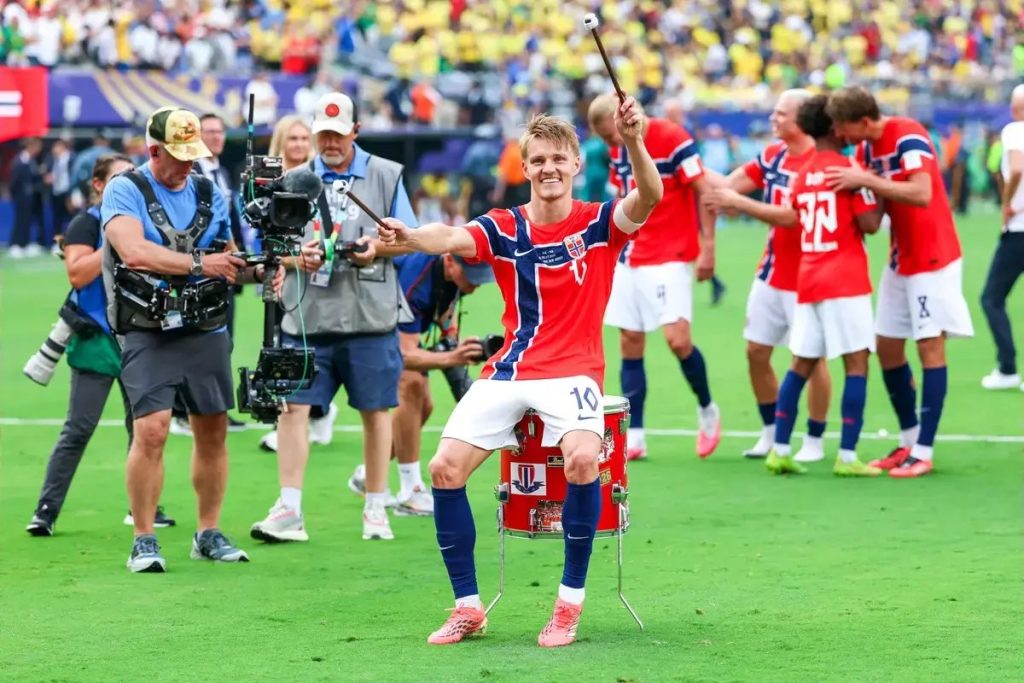 Martin Odegaard fights to prove Arsenal captaincy worth in world cup clash with Declan Rice