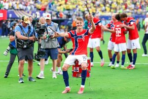 Martin Odegaard fights to prove Arsenal captaincy worth in world cup clash with Declan Rice