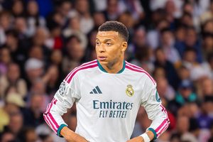 Mbappé marca 14 golos em 11 jogos contra o Barcelona, 10 no camp nou