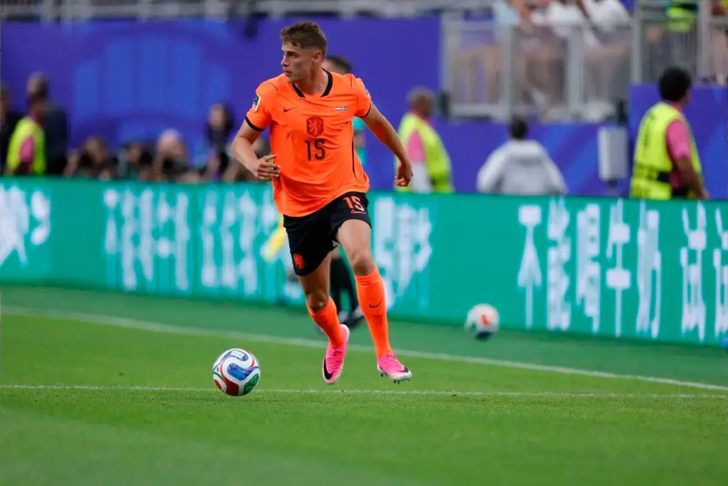 Micky van de Ven commits long-term future to Tottenham in major U-turn