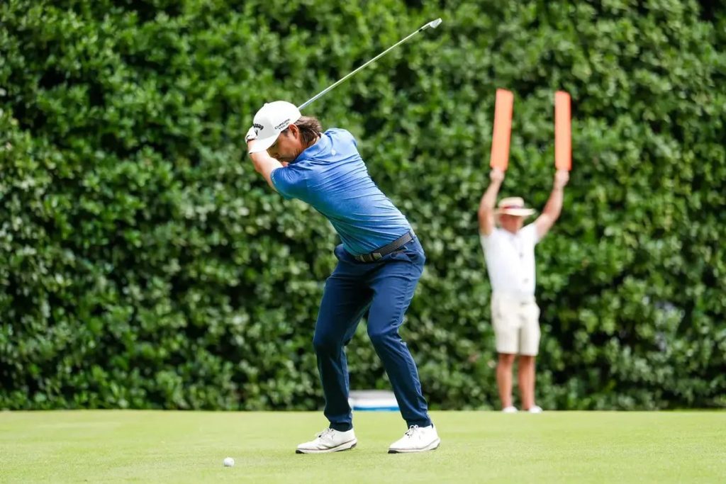 Min Woo Lee takes Tour Championship lead with bogey-free 62 at East Lake