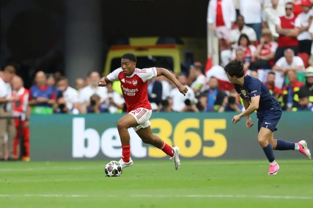 Myles Lewis-Skelly commits to Arsenal after talks with Arteta
