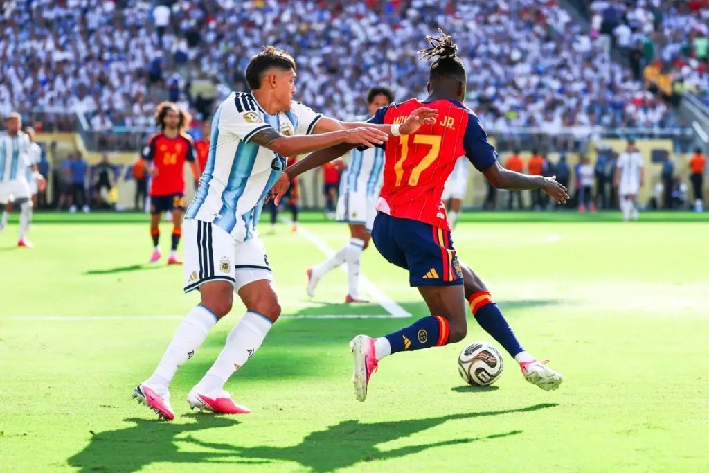 Nahuel Molina’s punch sparks chaotic brawl after Spain wins World Cup final