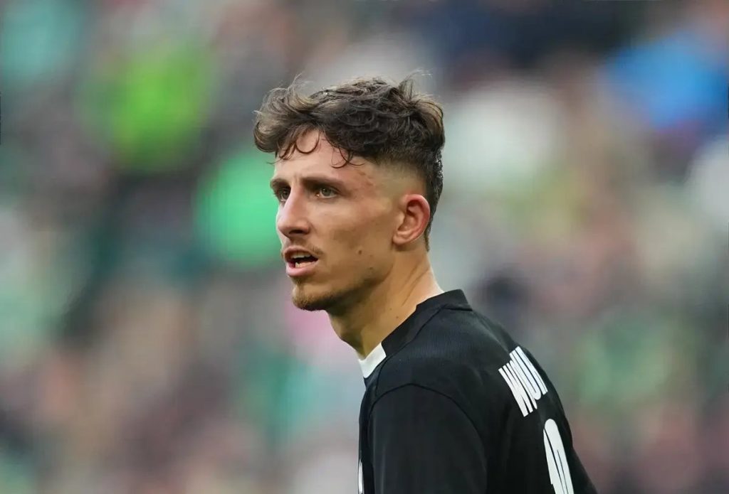 Napoli threatens legal action after Schalke 04 collapses Lindstrom transfer