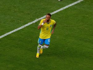 Neymar denies dressing room drama at Santos and slams false media reports