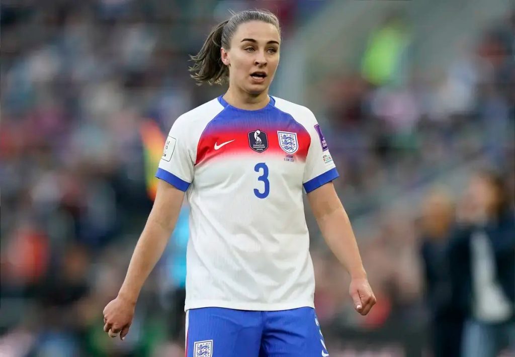 Niamh Charles signs three-year deal with Man City after Chelsea exit