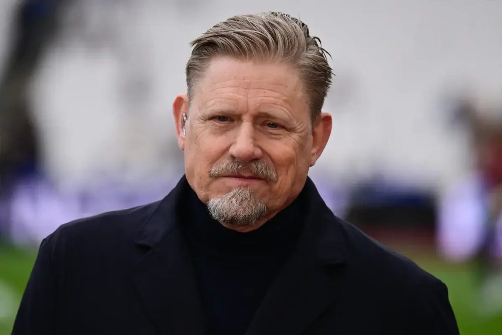 Peter Schmeichel blasts Man United’s weak defenders after shock Hull defeat
