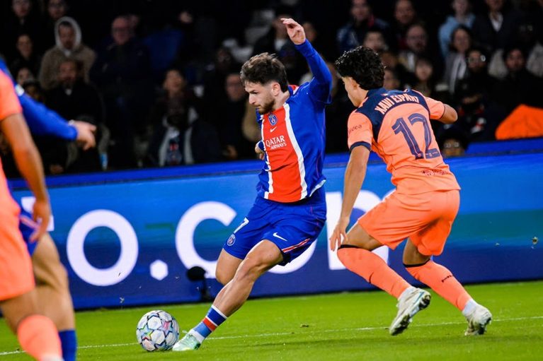 “PSG fears ligament rupture of Kvaratskhelia after Champions victory.”