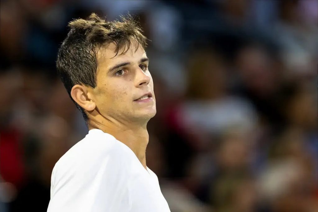 Rafael jodar faces fan backlash for changing shoelaces mid-match at canadian open