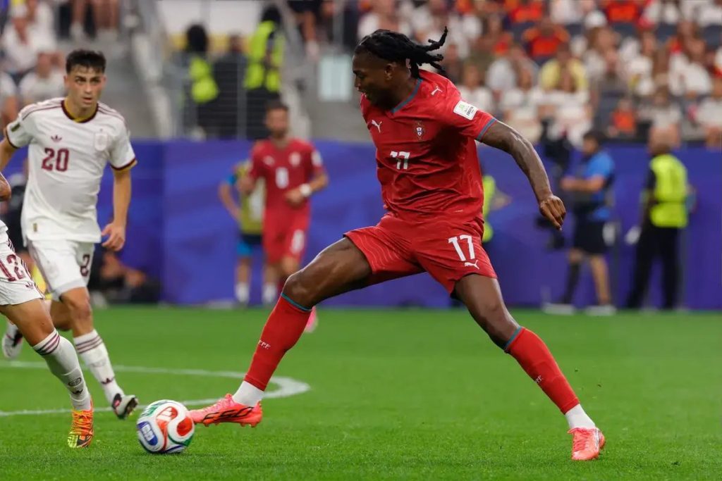 Rafael Leao ready to say yes to Tottenham in £51m Premier League move