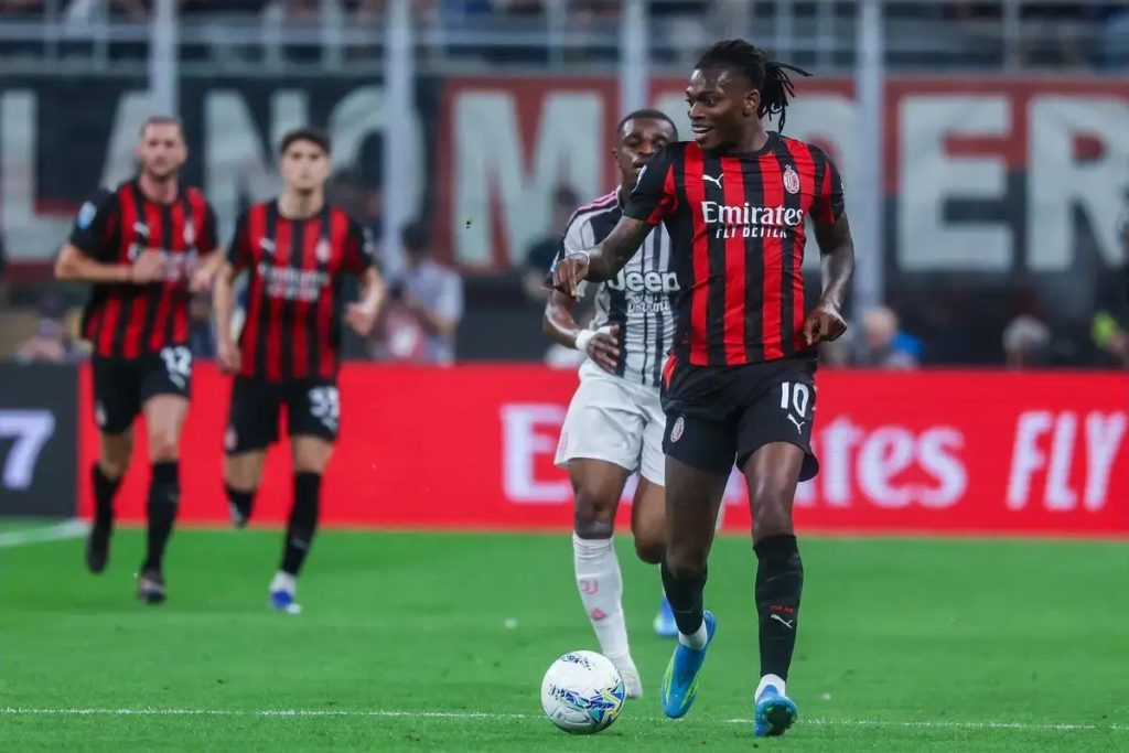 Rafael Leao signals Premier League move, boosting Manchester United transfer hopes