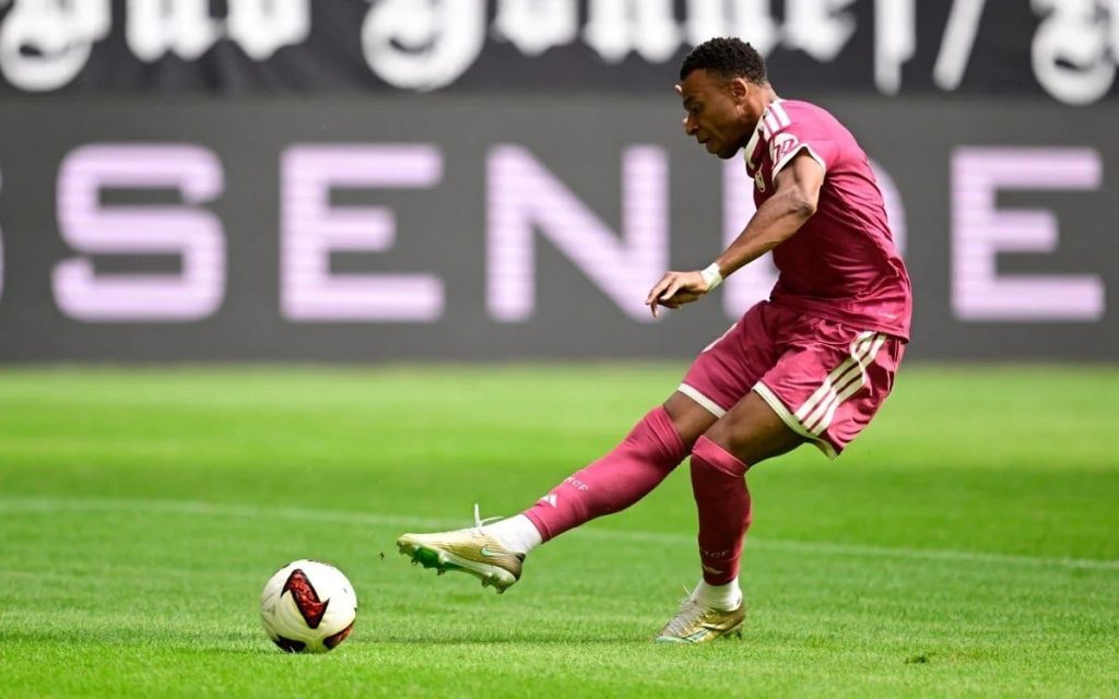 Real madrid dominate schalke as Mbappe scores and Diomande debuts under Mourinho