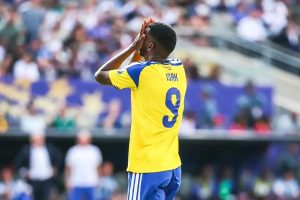 Robbie Fowler backs Alexander Isak to kick on at Liverpool after injury