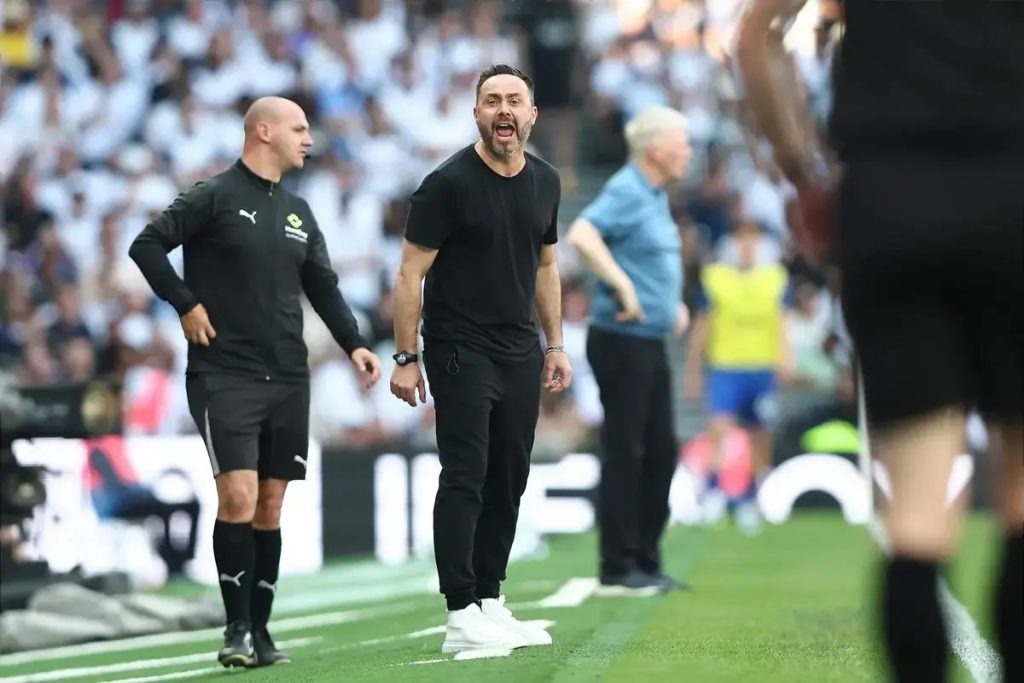Roberto De Zerbi sends clear transfer message with Spurs’ ‘bomba’ hint, says Dan Kilpatrick