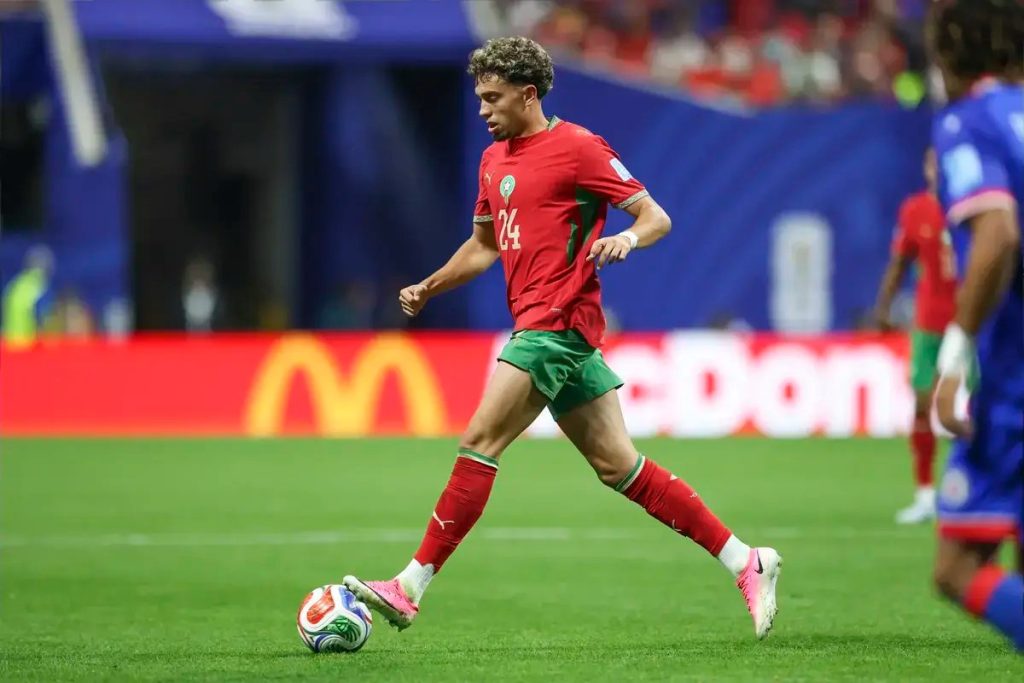 Roma midfielder El Aynaoui sparks transfer frenzy as Man United and Liverpool battle