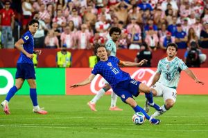 Ruben Amorim battles to keep Luka Modric at AC Milan for new era