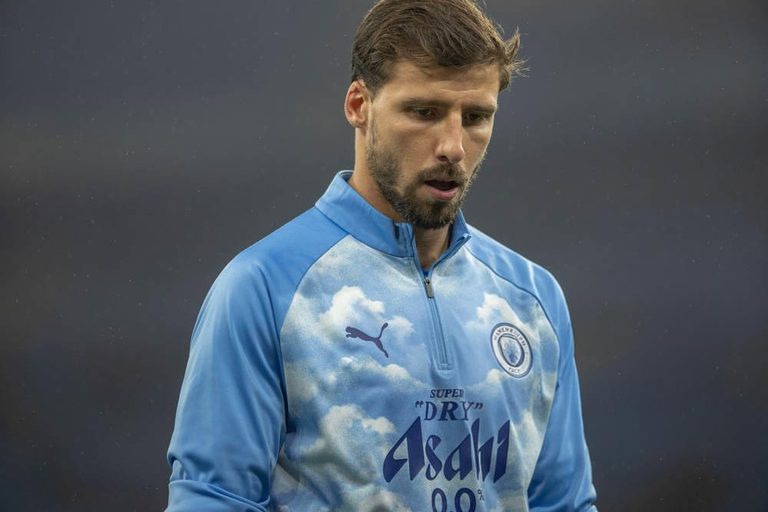 Ruben Dias believes in a strong response from Man City after the defeat.