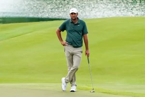 Scottie Scheffler leads Tour Championship charge with irons and fairway precision