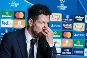 Simeone hints at Alvarez’s uncertain future as striker rejects Arsenal and returns to Atletico training