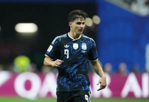 Sky reporter reveals Arsenal’s unlikely path to signing Julian Alvarez from Atletico Madrid