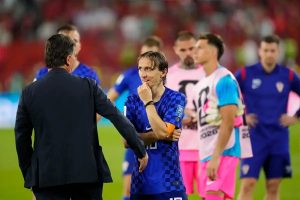Slaven Bilic prioritizes Luka Modric conversation to extend Croatia career