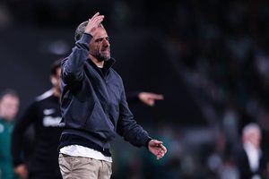 “Sporting concedes nine goals at home and worries Rui Borges.”
