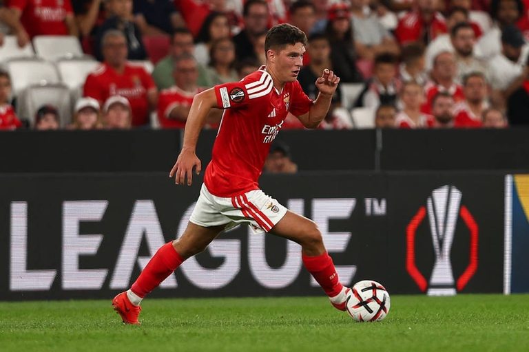 Sudakov é a solução para meio-campo do Benfica sem barreiro